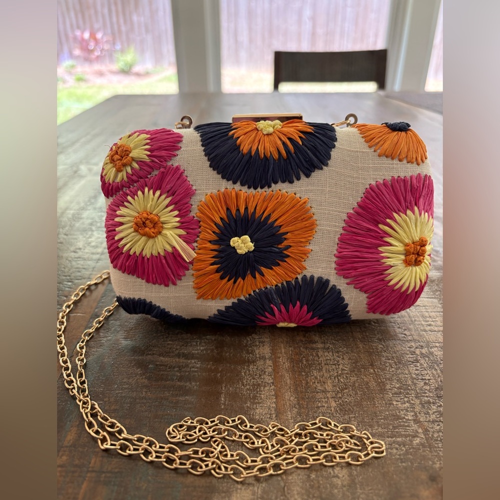 Lulu NYC Handcrafted Raffia Flora Clutch Crossbody with Gold Strap/Hardware EUC